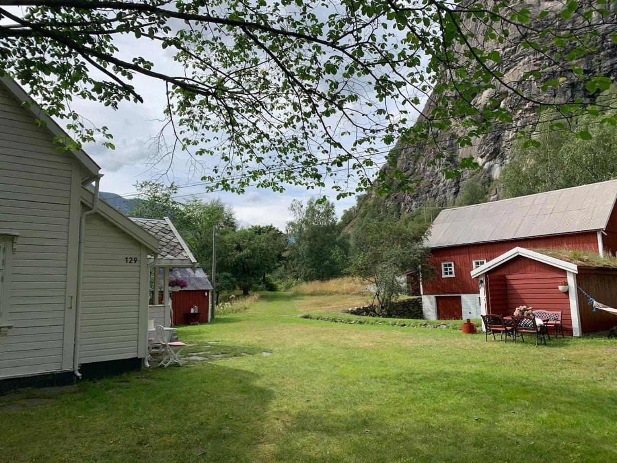 Aobrio Holidayhouse, Authentic Norwegian Farmhouse Close To Flam Laerdalsoyri Exterior photo